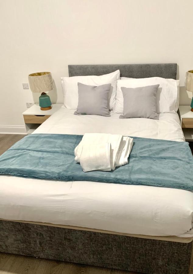 Beautiful All Room En-Suite 4 Bedrooms House , Free Parking, Wifi, Corporate, Contractors, Family Relocation, Contact Us For Long Term Rate Ilford Luaran gambar